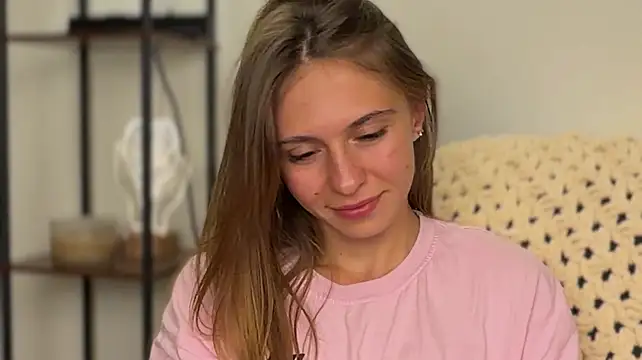 LovelyKatea webcam