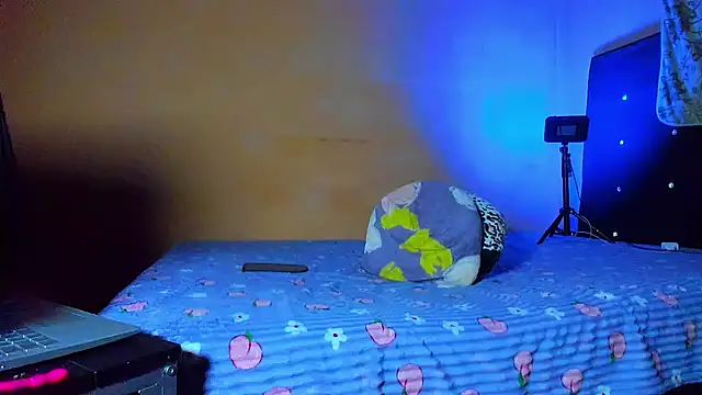 tattooedsmoker777 webcam