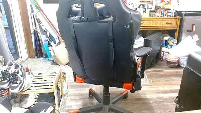 tongueispowerr6d9 webcam
