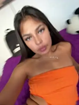 sara_as_ webcam