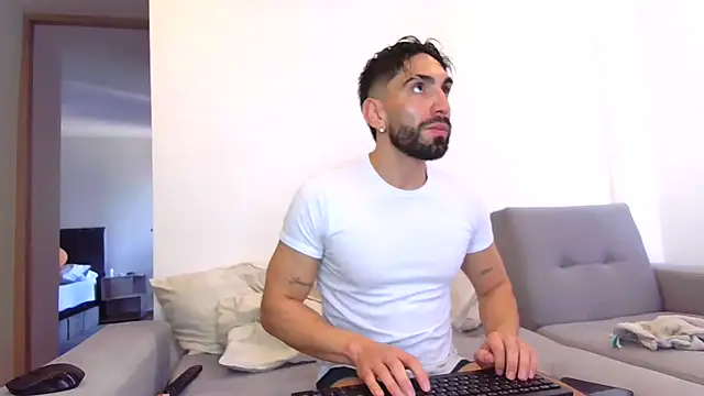 TheLatinBoyfriends webcam