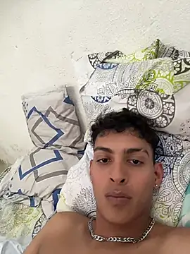 LuckyGuyyyy webcam