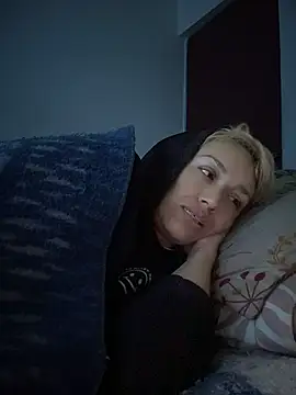 MARILYNKOVANOVA webcam