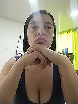 hailey85 live cam on StripChat