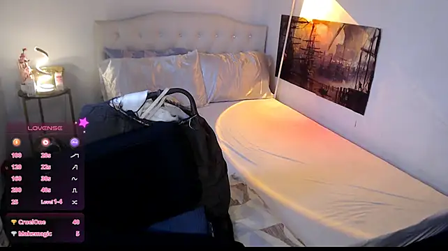 NinaDOM4CUM webcam