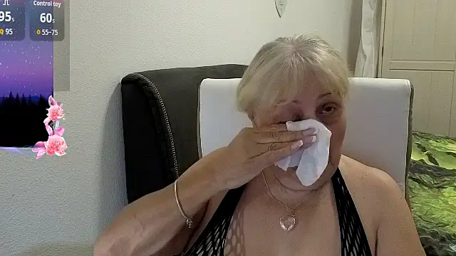 SusiLifeXXX webcam