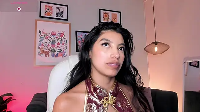 Tiffany_Low webcam