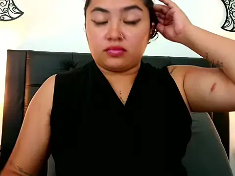 KatalynaSweet live cam on StripChat
