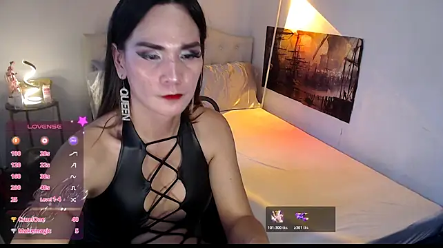 NinaDOM4CUM webcam