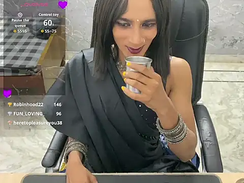 LuvLayla webcam