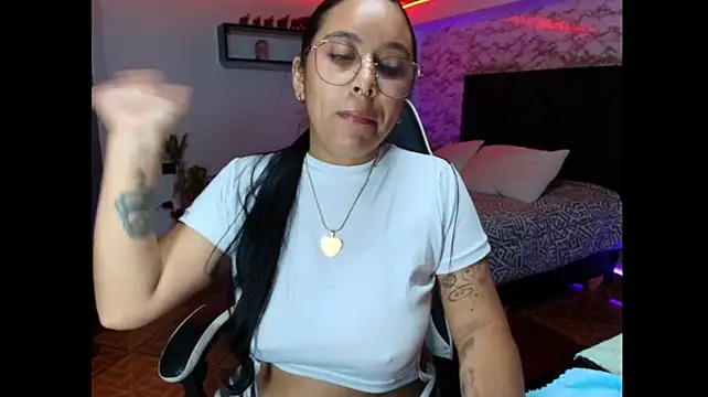 Camila_IRoose webcam