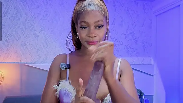 Tisha-Cole webcam