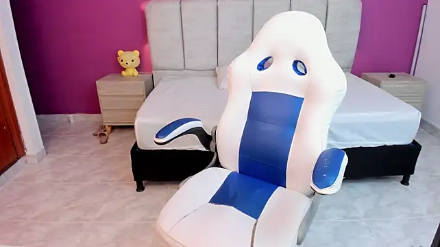 Littlee_Noemi webcam