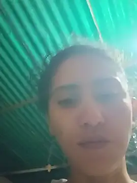 valeriaswang_Lucas webcam