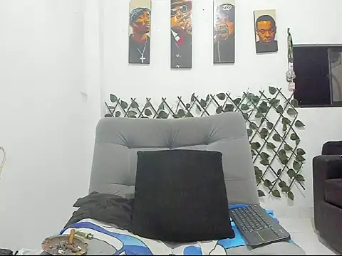 Latins_Boss webcam