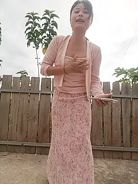 Linda-yiyi webcam