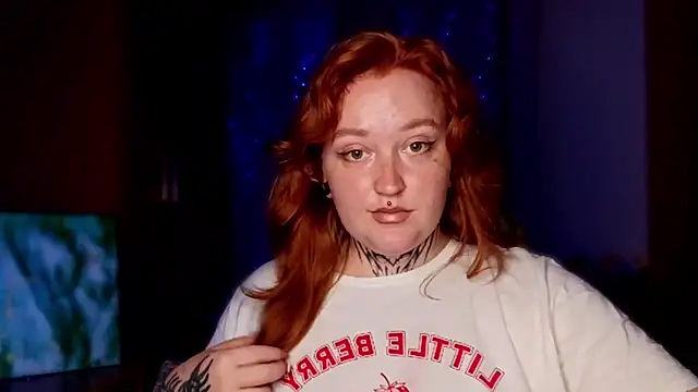 CURVYSAKURA webcam