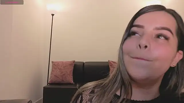 camiilaa1 live cam on StripChat