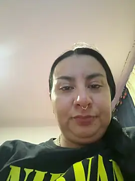 Abril_Luv webcam