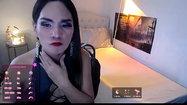 NinaDOM4CUM webcam