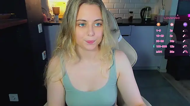 blonde_kellyy webcam