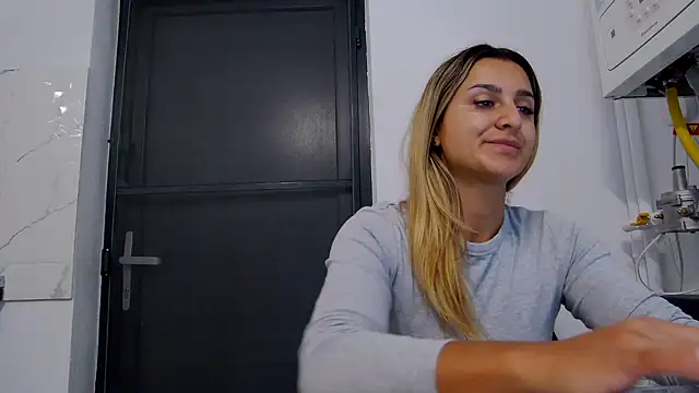 NicolePlay 🎌 live stream