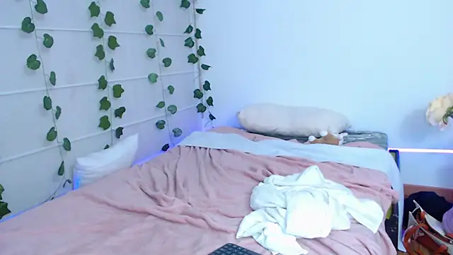 sarabubbie (Ask my age) - Doggy Style