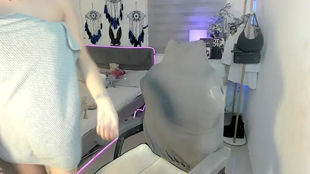 tstoni_talks webcam
