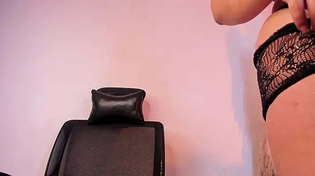 CristineRainn_ webcam
