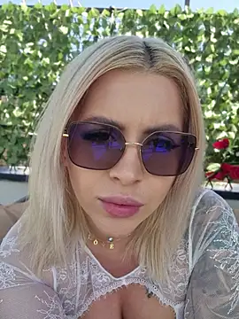 IveySin live cam on StripChat