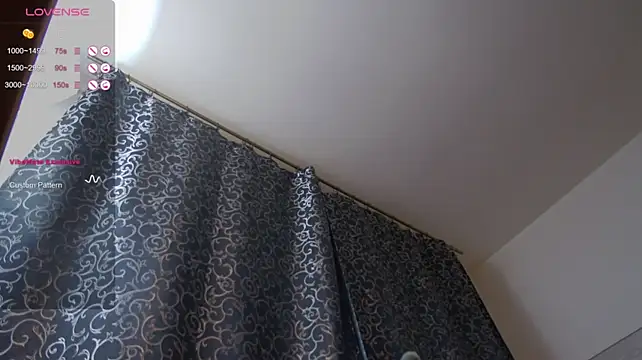 AnyaRose live cam on StripChat