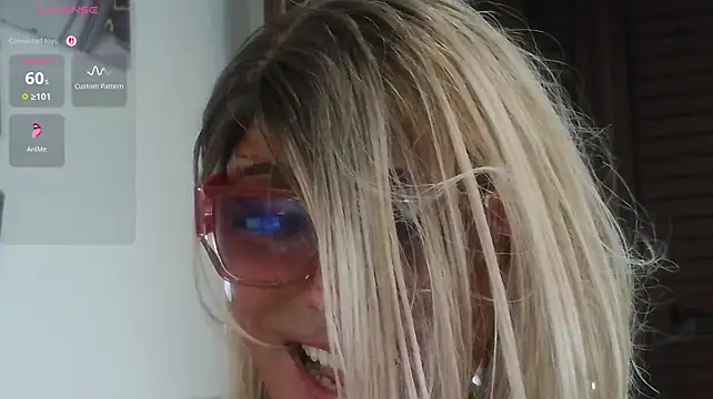 LadyOxana webcam