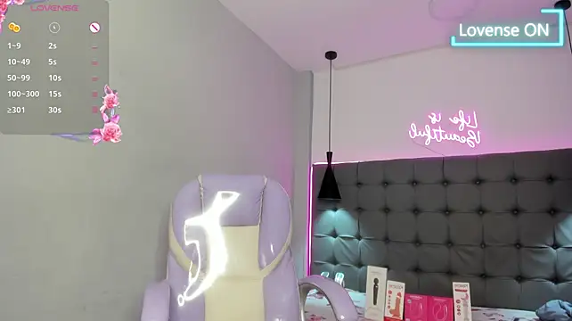 scarletcherry18 webcam