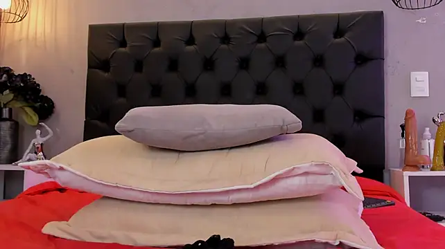 naomi__blair webcam