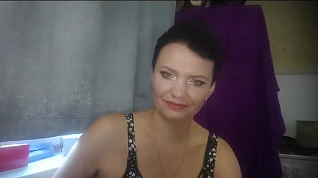 HotMamaQueen234 webcam