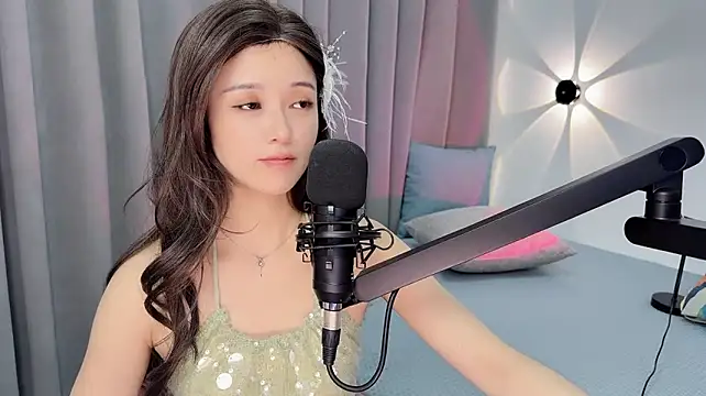 Momo-Wow webcam