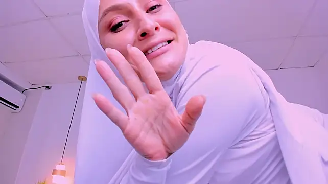 aisha_k webcam