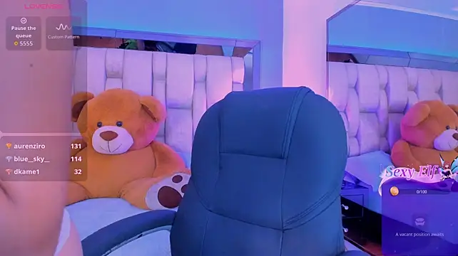 AriDreamOn webcam