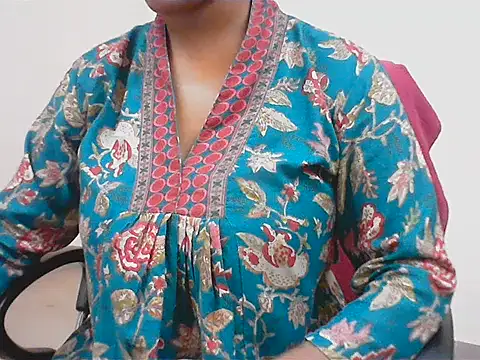 LovingPihu webcam