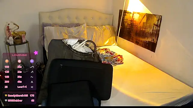 NinaDOM4CUM webcam