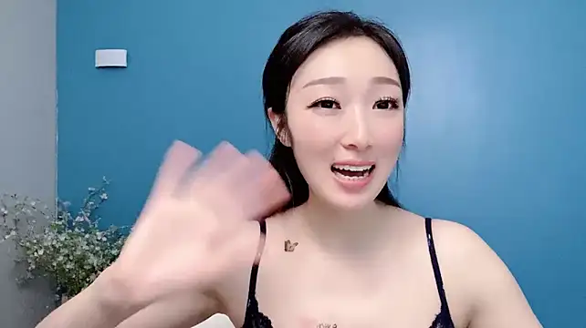 ella55-- webcam