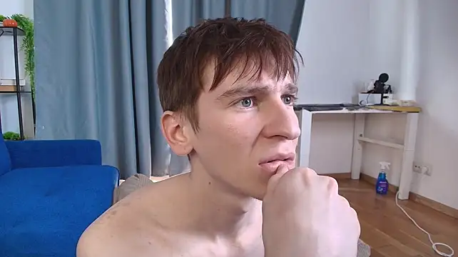 CraveRisk live sex cam