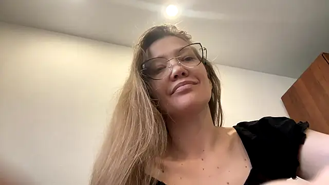 DiamondGlam webcam