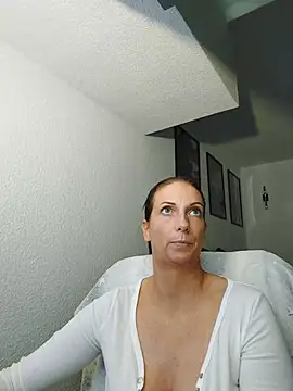 SexyJulia21 🕳 nude chat