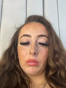 BrunetteBarbieXx_ webcam