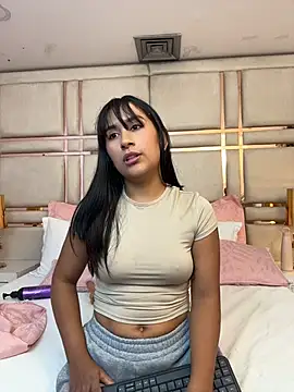 AlliceJhones webcam