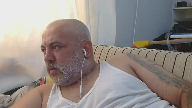husoizmir live cam on StripChat