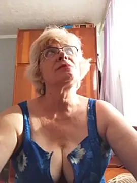 52MiaLove02 live cam on StripChat
