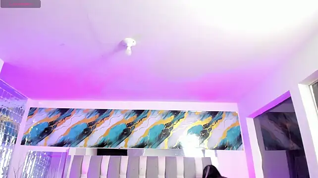 IsaDiiaz live cam on StripChat
