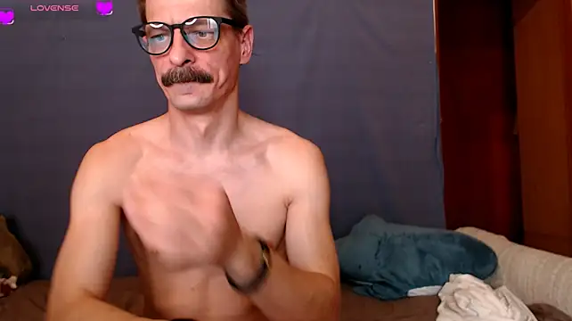 CozyCurves webcam